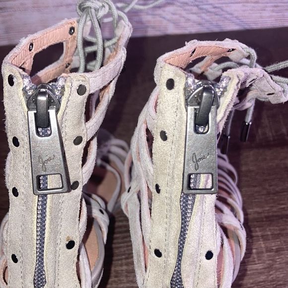 Women’s Joie Gray Strappy Heels Size 7.5 - Picture 7 of 11